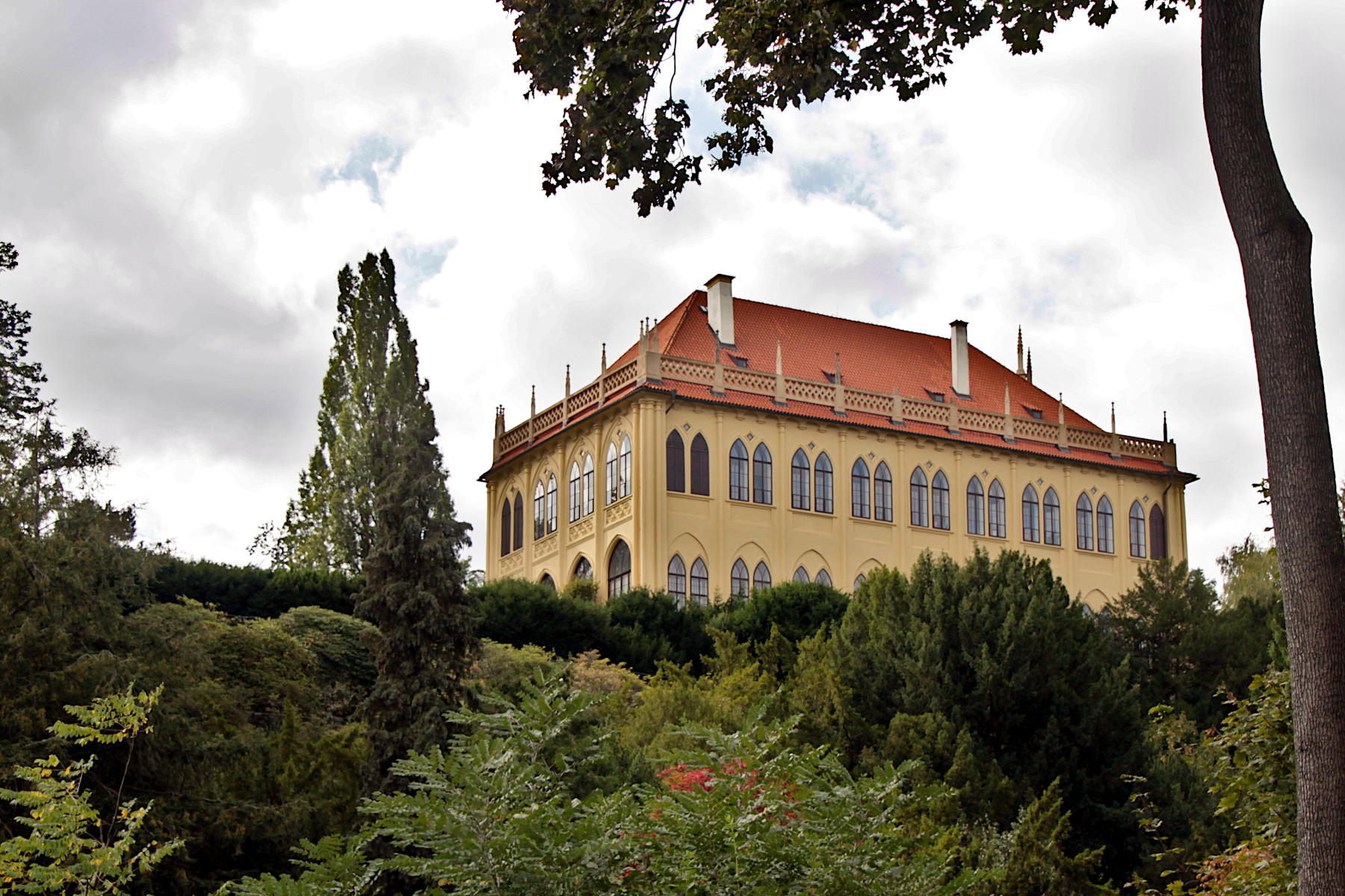 MSTODRITELSK LETOHRDEK - PRAHA BUBENE